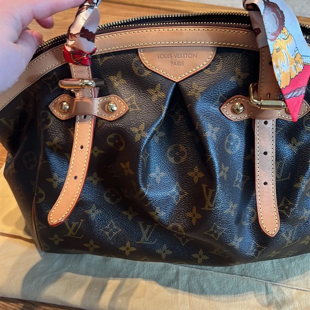Gorgeous Louis Vuitton Tivoli bag